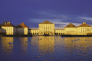 Schloss Nymphenburg im Abendlicht