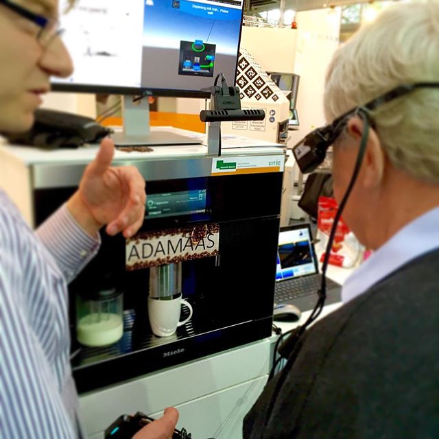 VR Brille der Uni Bielefeld fr SmartFactory im praxisnahen Einsatzhellip